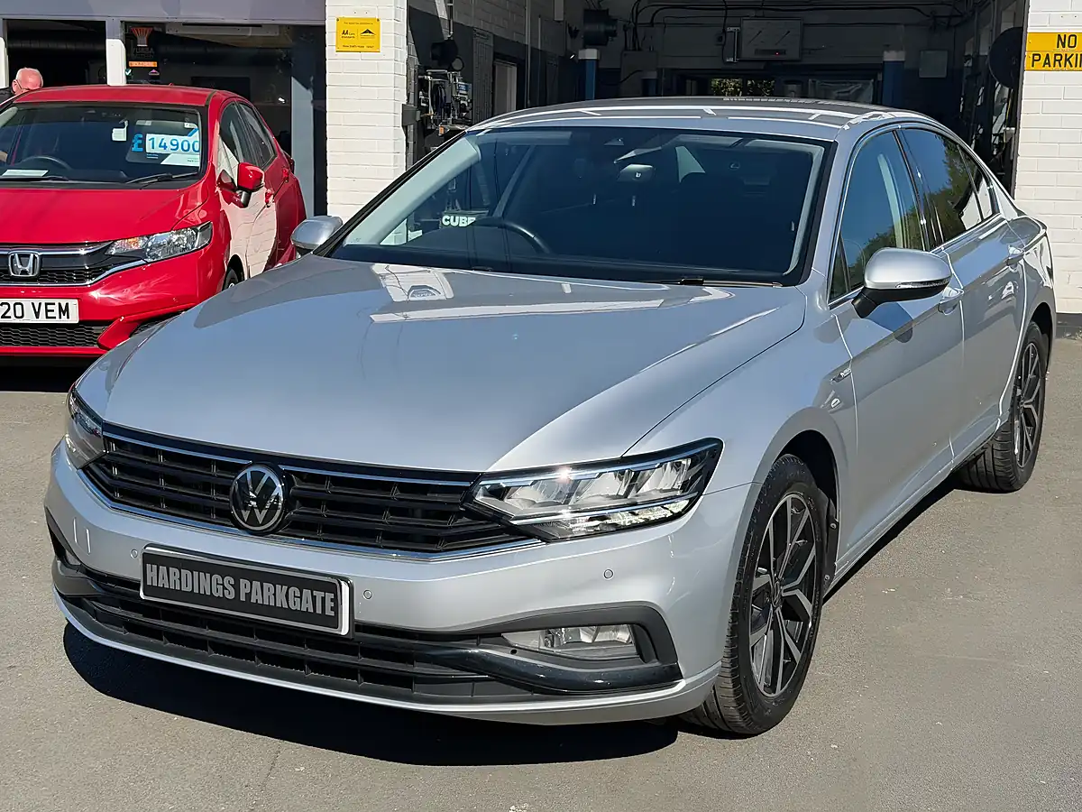 Used 2021 Volkswagen Passat Sel Reflex Silver Metallic - Interior and Exterior details 17