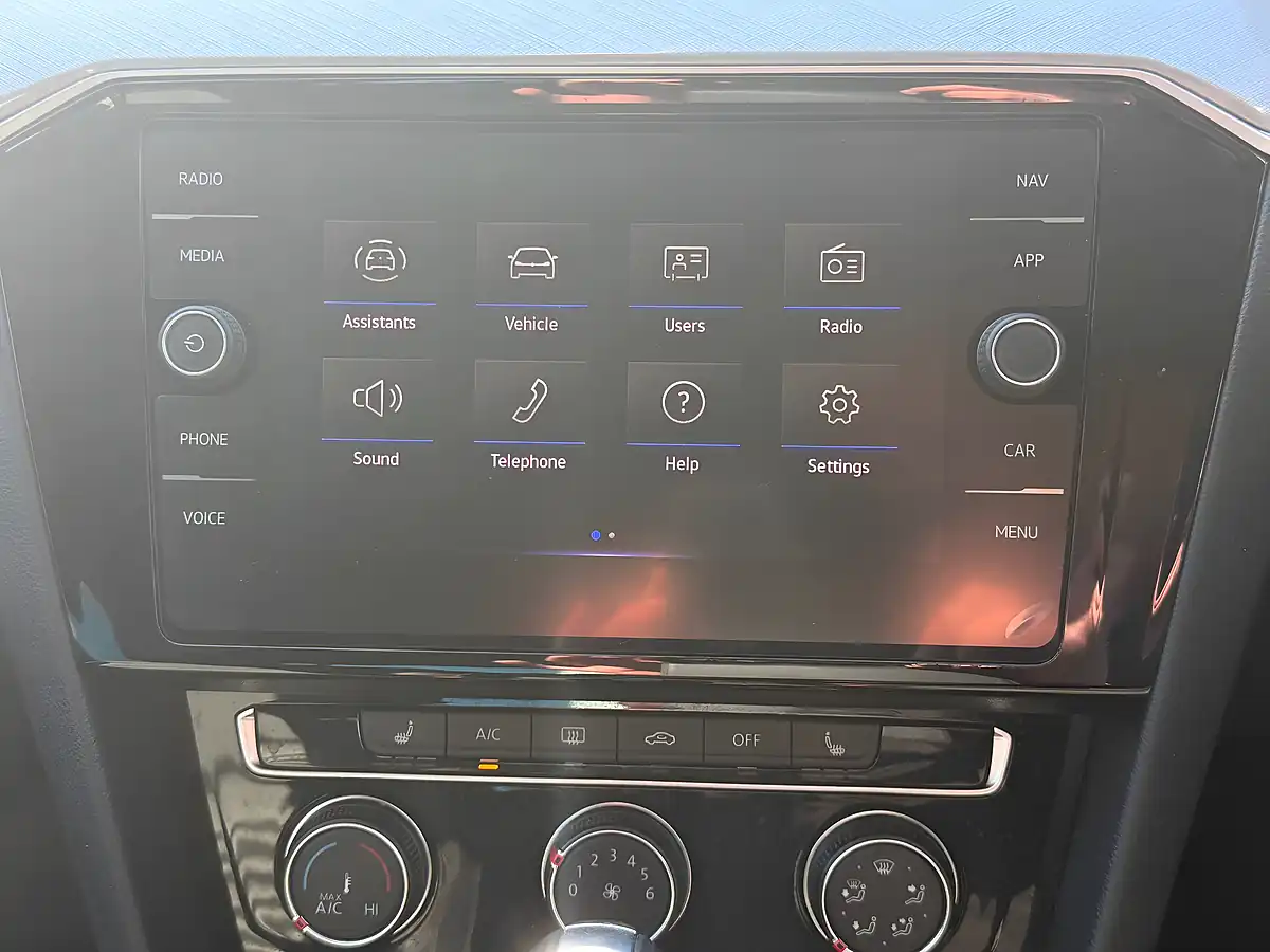 Used 2021 Volkswagen Passat Sel Reflex Silver Metallic - Interior and Exterior details 9