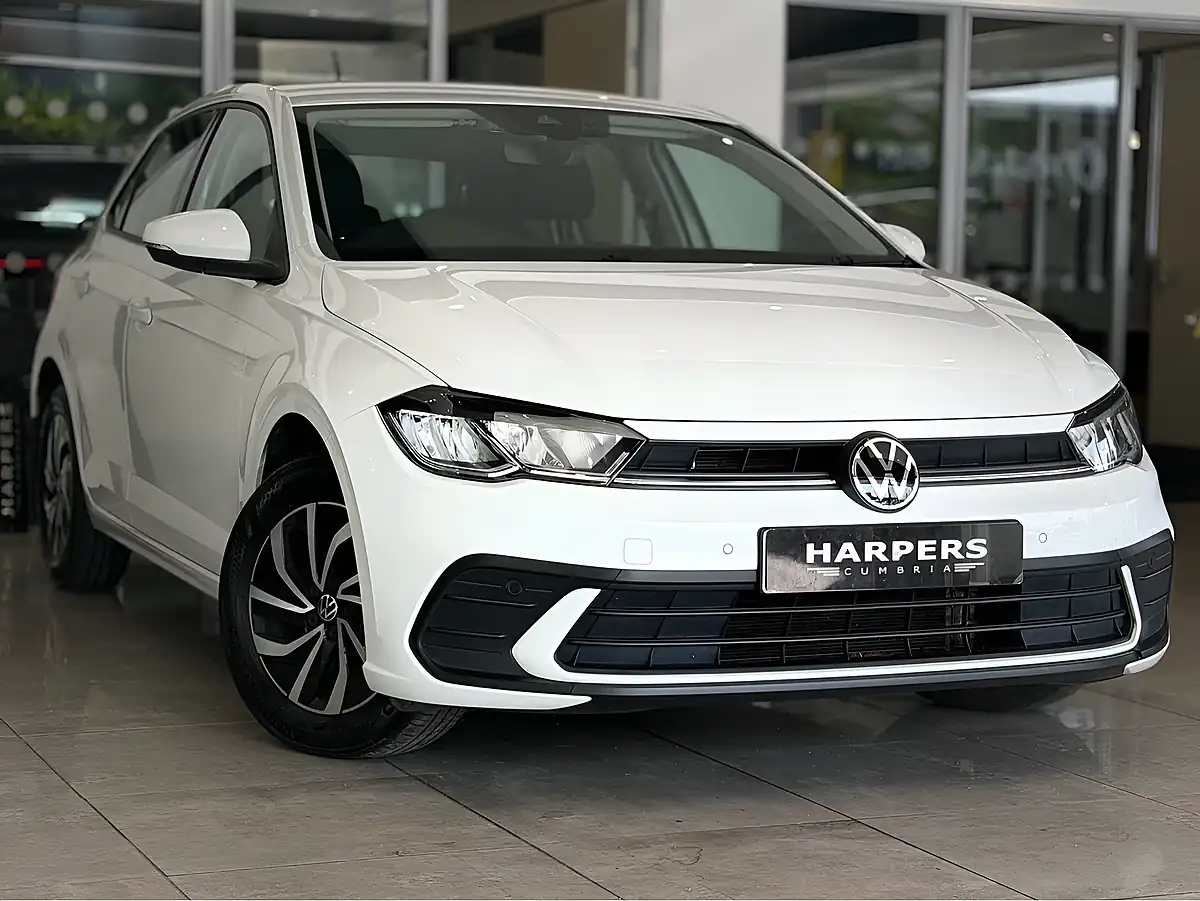 Used 2021 Volkswagen Polo Life White - Front View
