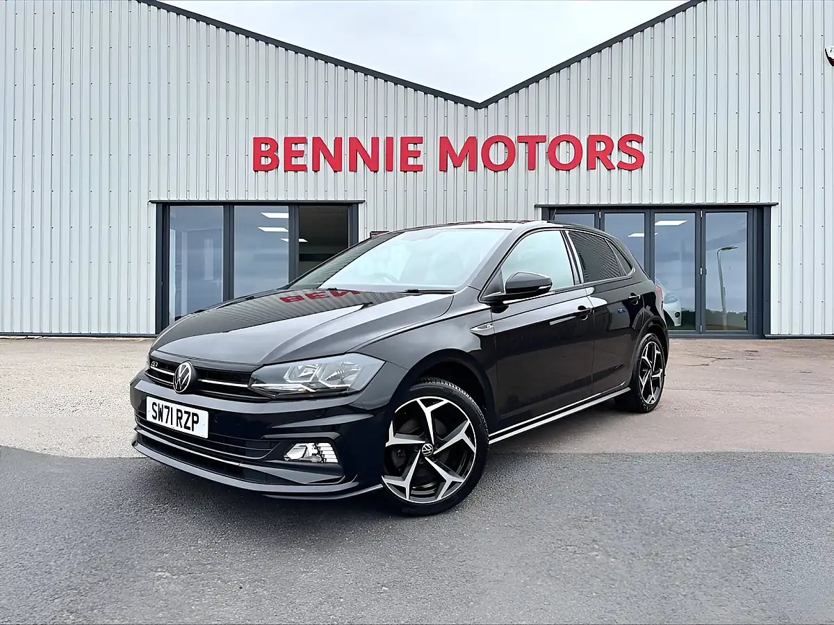 Used 2021 Volkswagen Polo R-Line Black - Front View