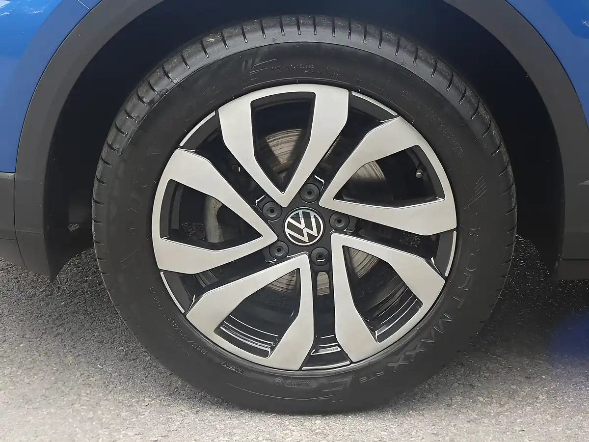 Used 2021 Volkswagen T-Roc Active Ravenna Blue Metallic - Interior and Exterior details 16