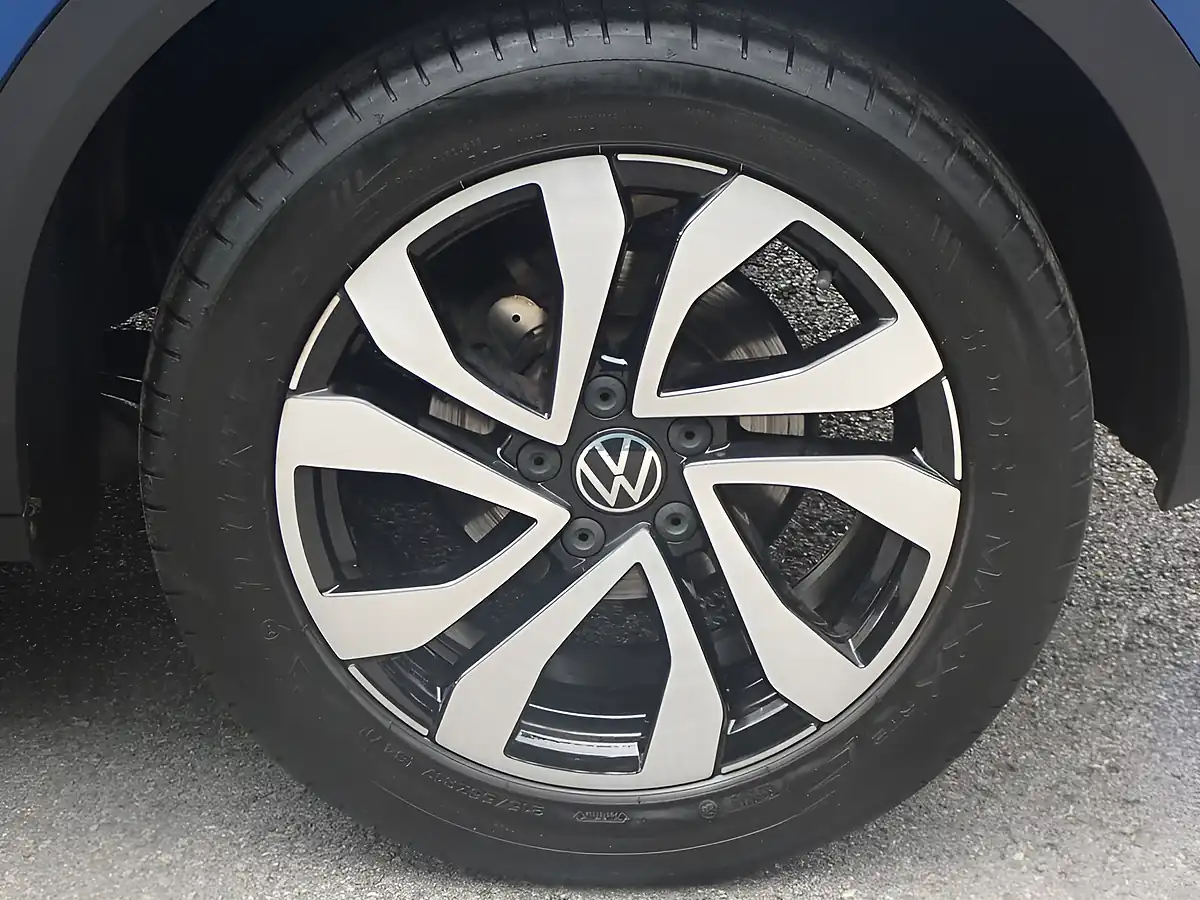 Used 2021 Volkswagen T-Roc Active Ravenna Blue Metallic - Interior and Exterior details 17
