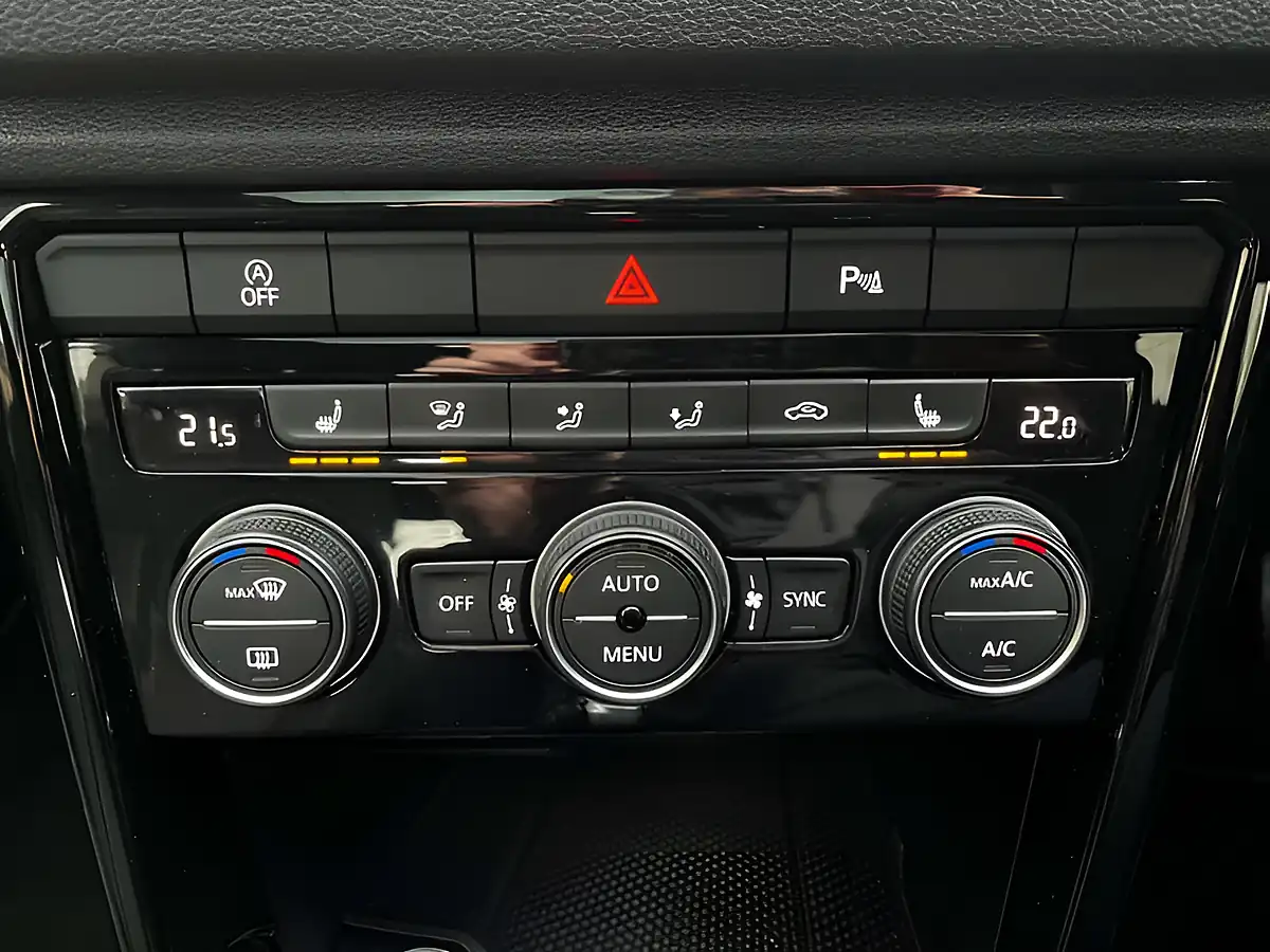 Used 2021 Volkswagen T-Roc Black Edition Grey - Interior and Exterior details 17