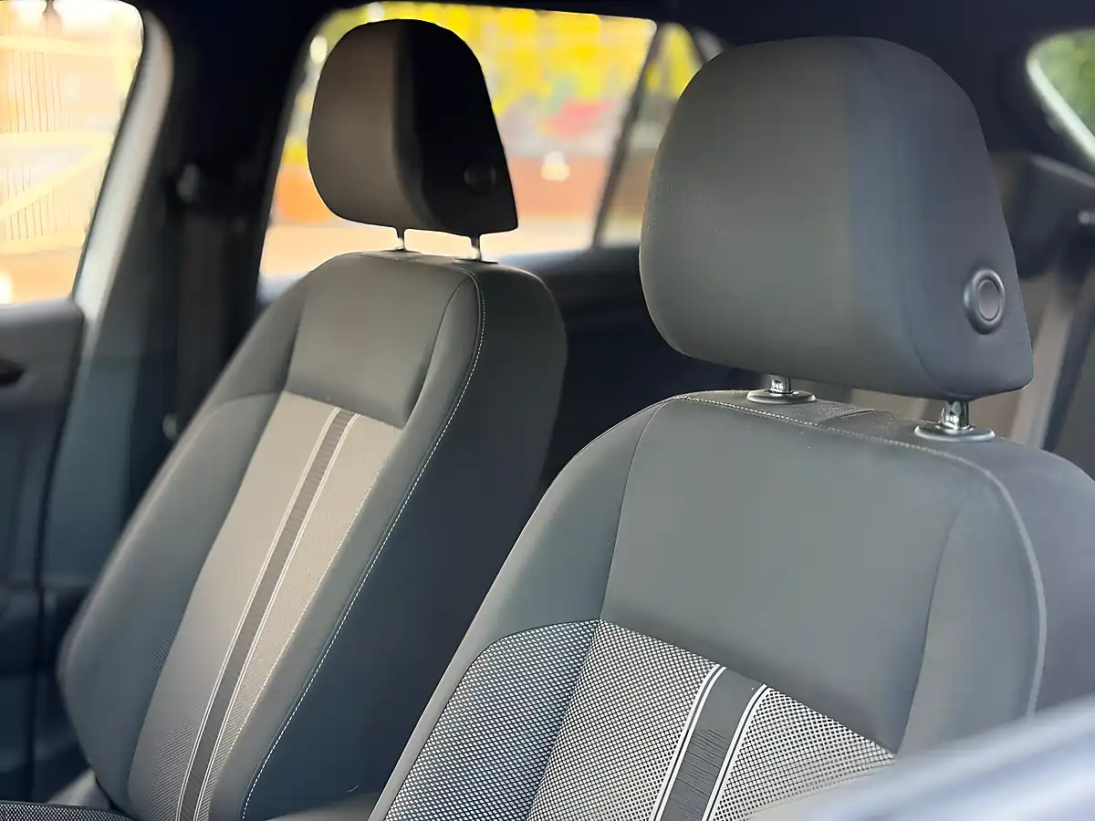Used 2021 Volkswagen T-Roc Black Edition White - Interior and Exterior details 15