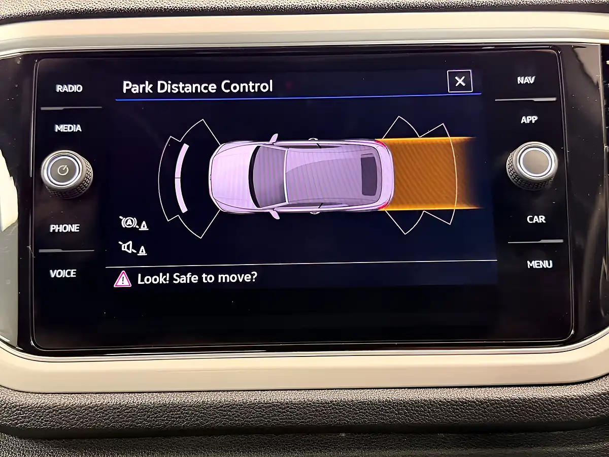 Used 2021 Volkswagen T-Roc Design Pure White - Interior and Exterior details 11