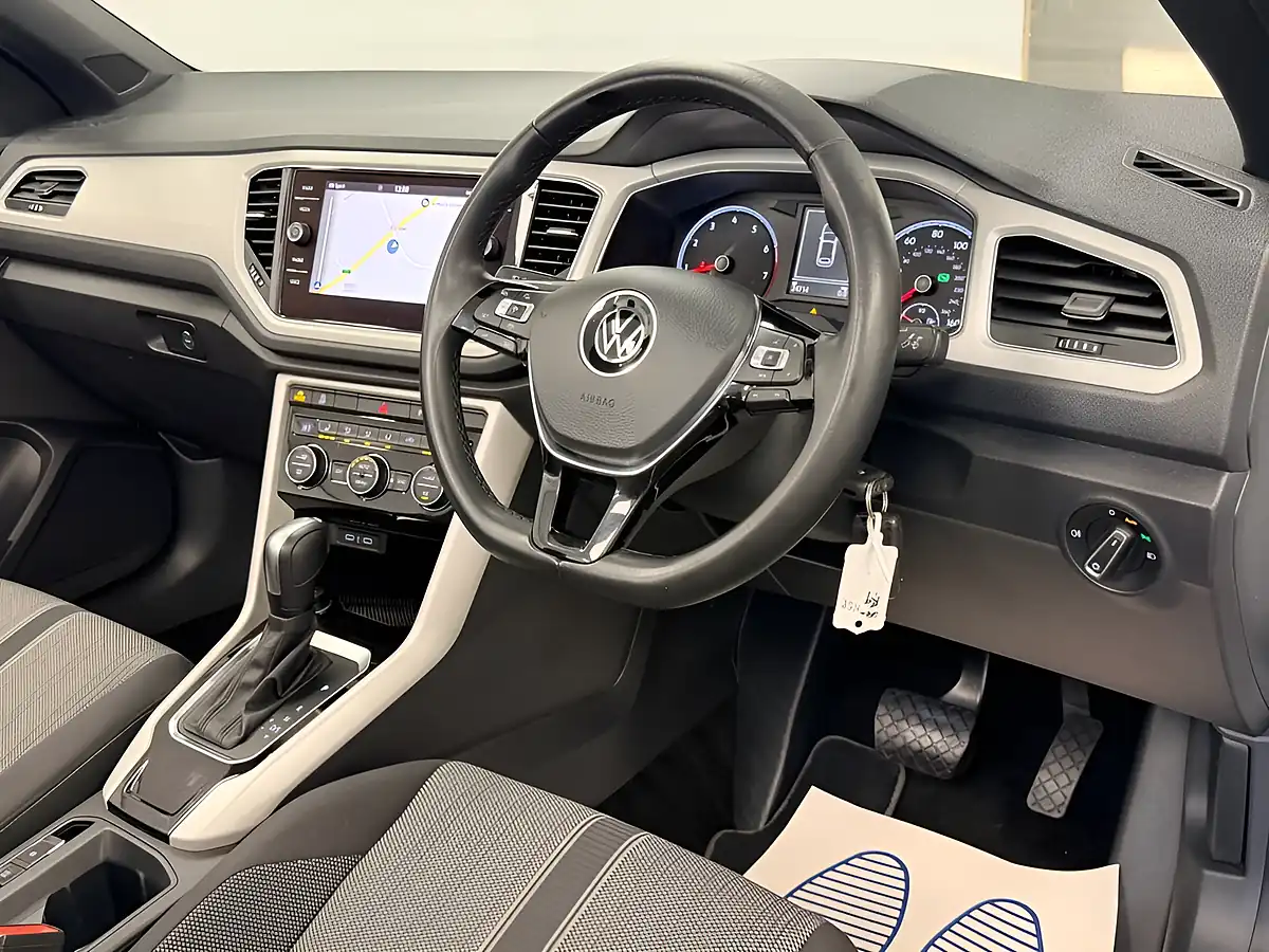 Used 2021 Volkswagen T-Roc Design Pure White - Interior and Exterior details 17