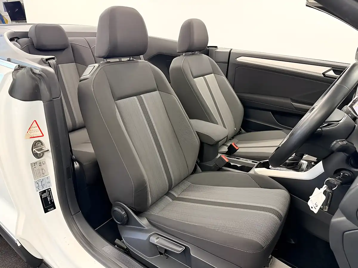 Used 2021 Volkswagen T-Roc Design Pure White - Interior and Exterior details 3