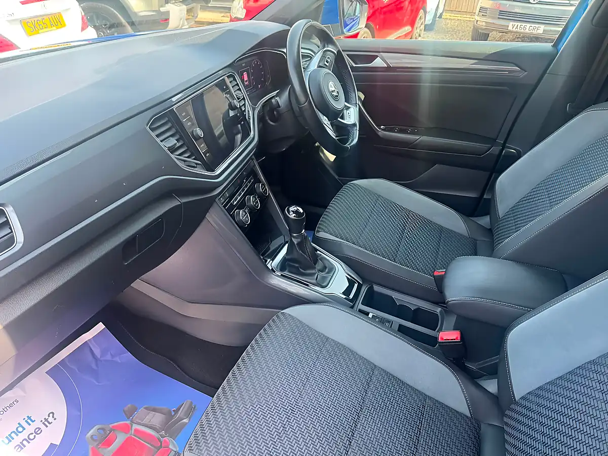 Used 2021 Volkswagen T-Roc R-Line Blue - Interior and Exterior details 8