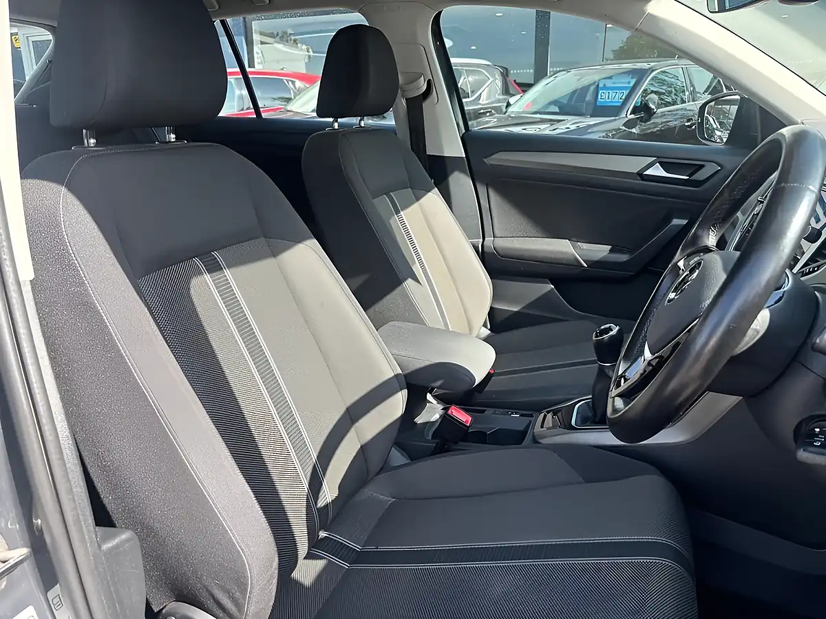 Used 2021 Volkswagen T-Roc Se Urano Grey - Interior and Exterior details 3