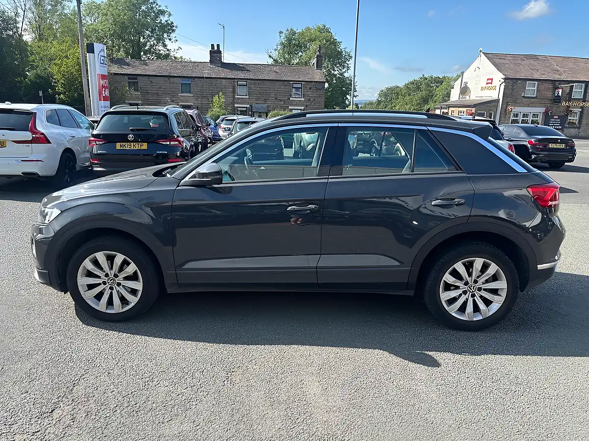 Used 2021 Volkswagen T-Roc Se Urano Grey - Interior and Exterior details 7
