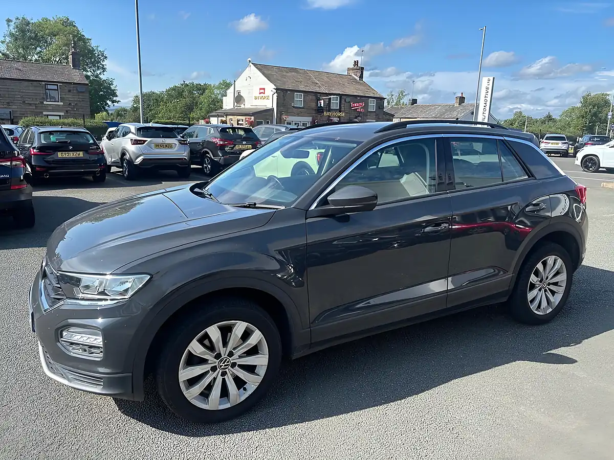 Used 2021 Volkswagen T-Roc Se Urano Grey - Interior and Exterior details 8