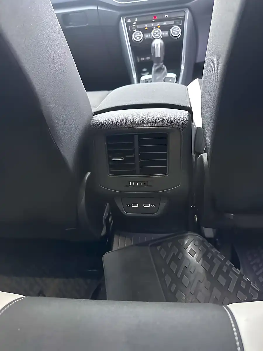 Used 2021 Volkswagen T-Roc Sel Blue - Interior and Exterior details 8