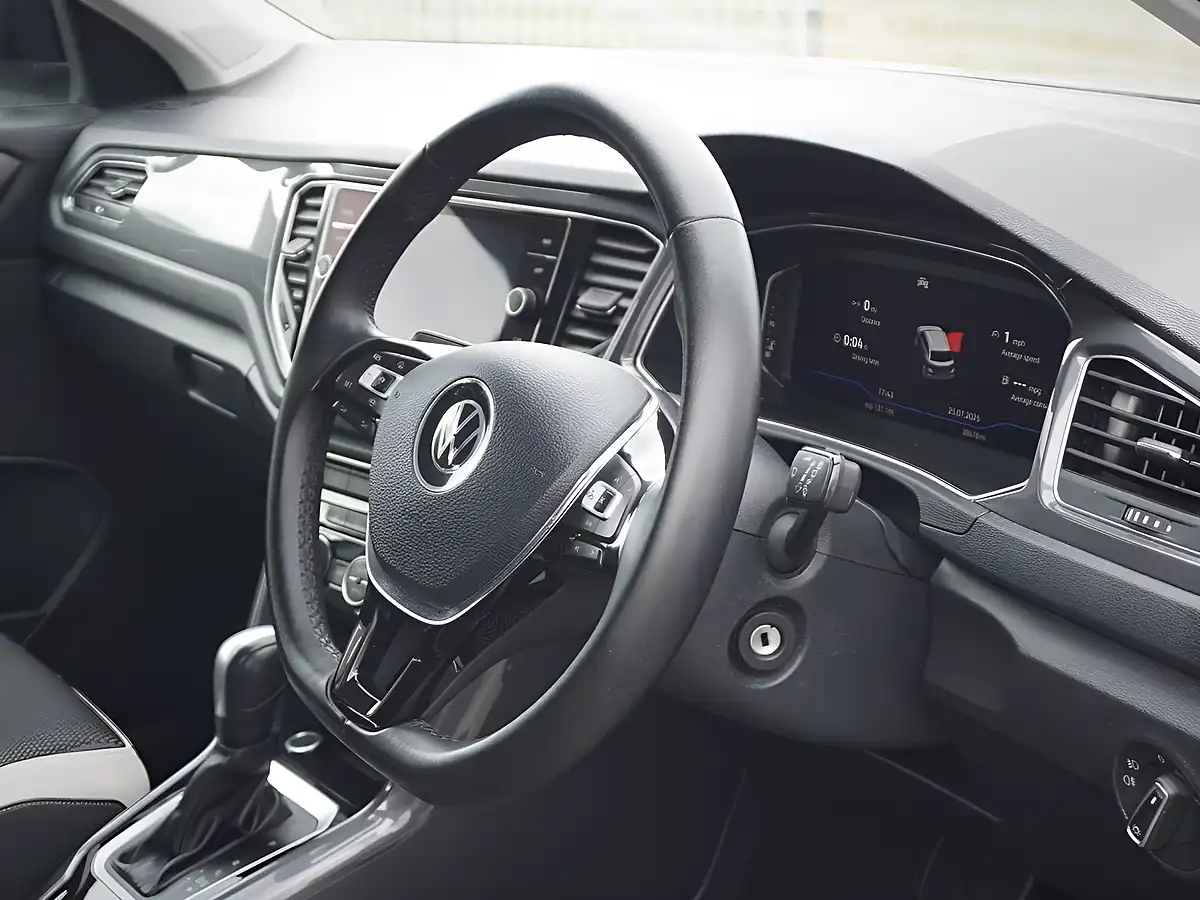 Used 2021 Volkswagen T-Roc Sel White - Interior and Exterior details 11