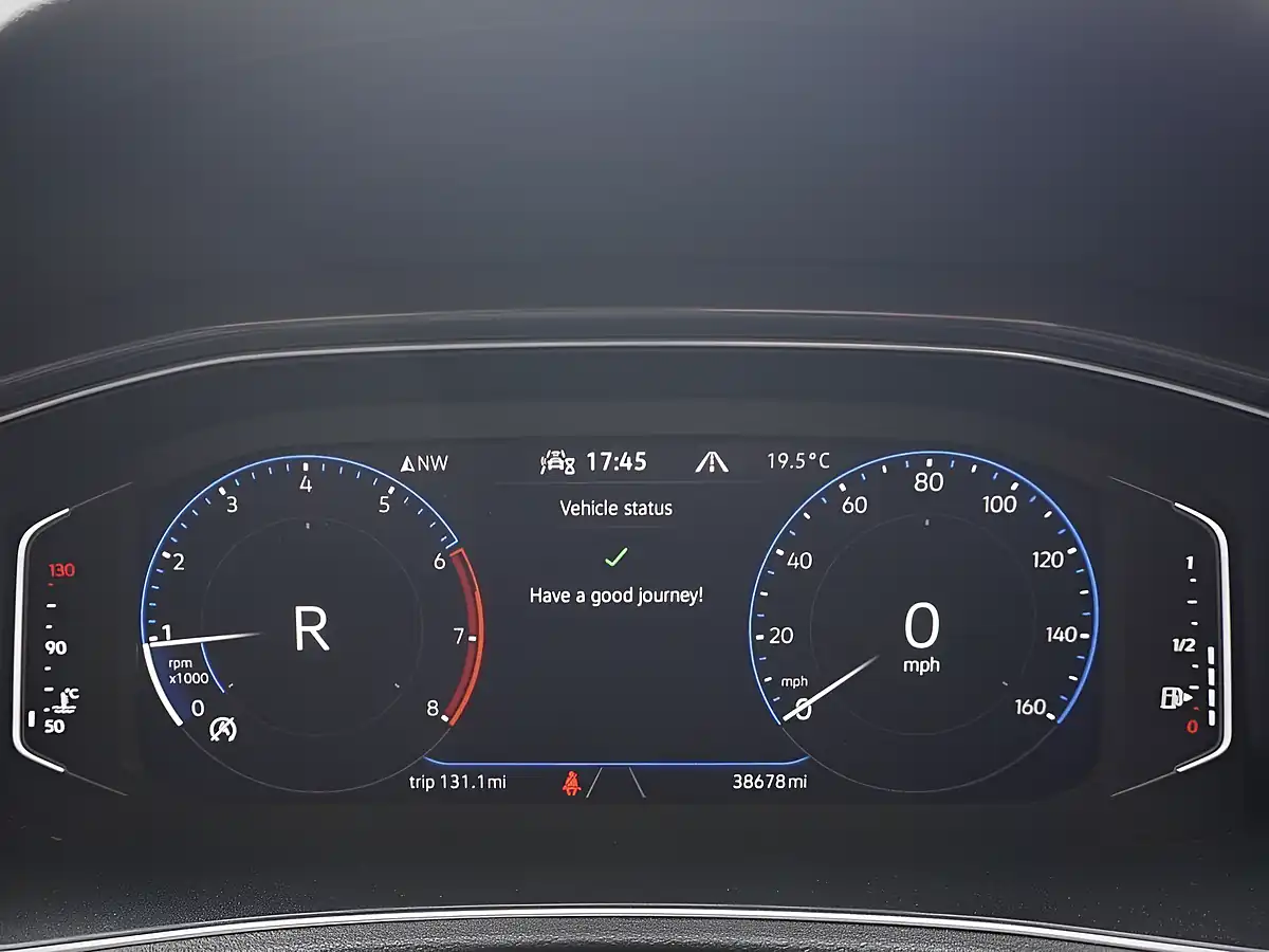 Used 2021 Volkswagen T-Roc Sel White - Interior and Exterior details 12