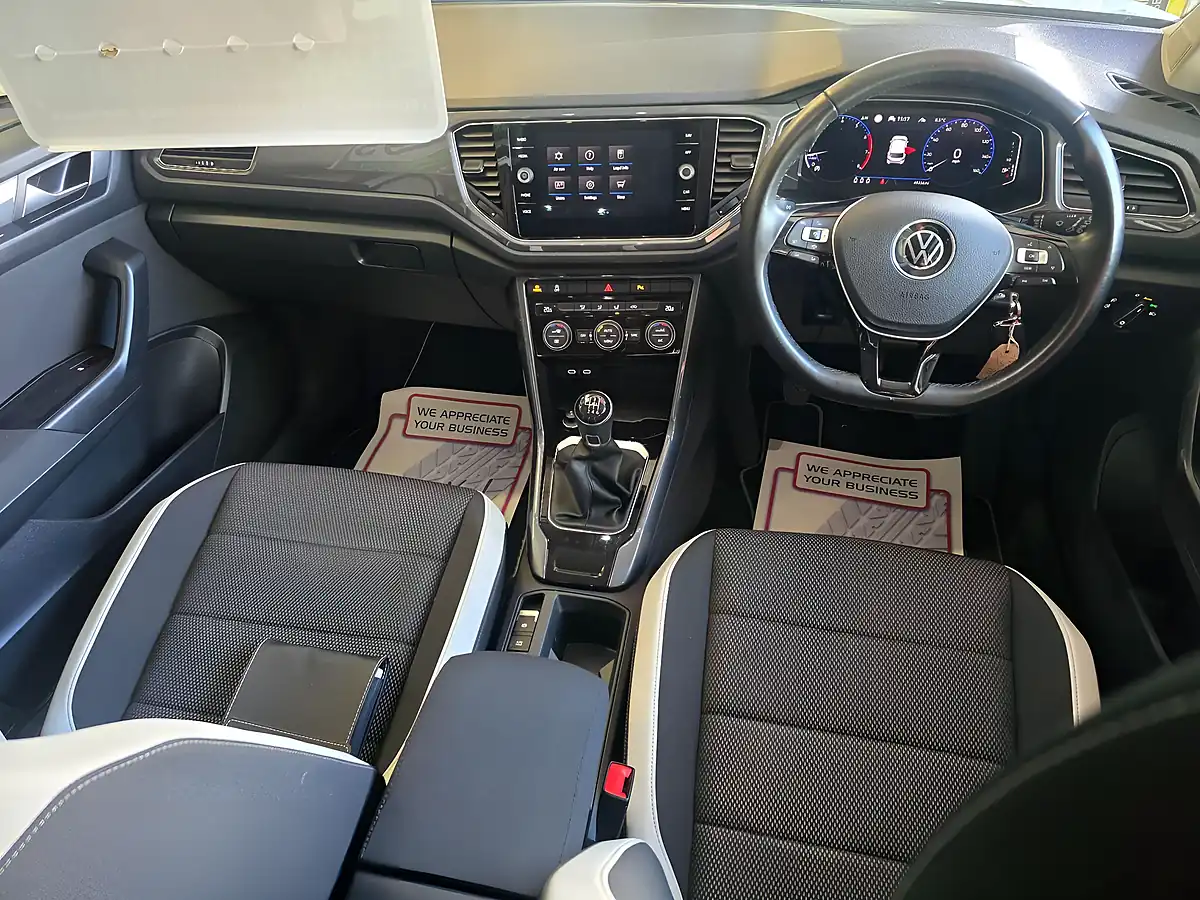 Used 2021 Volkswagen T-Roc Sel White - Interior and Exterior details 10