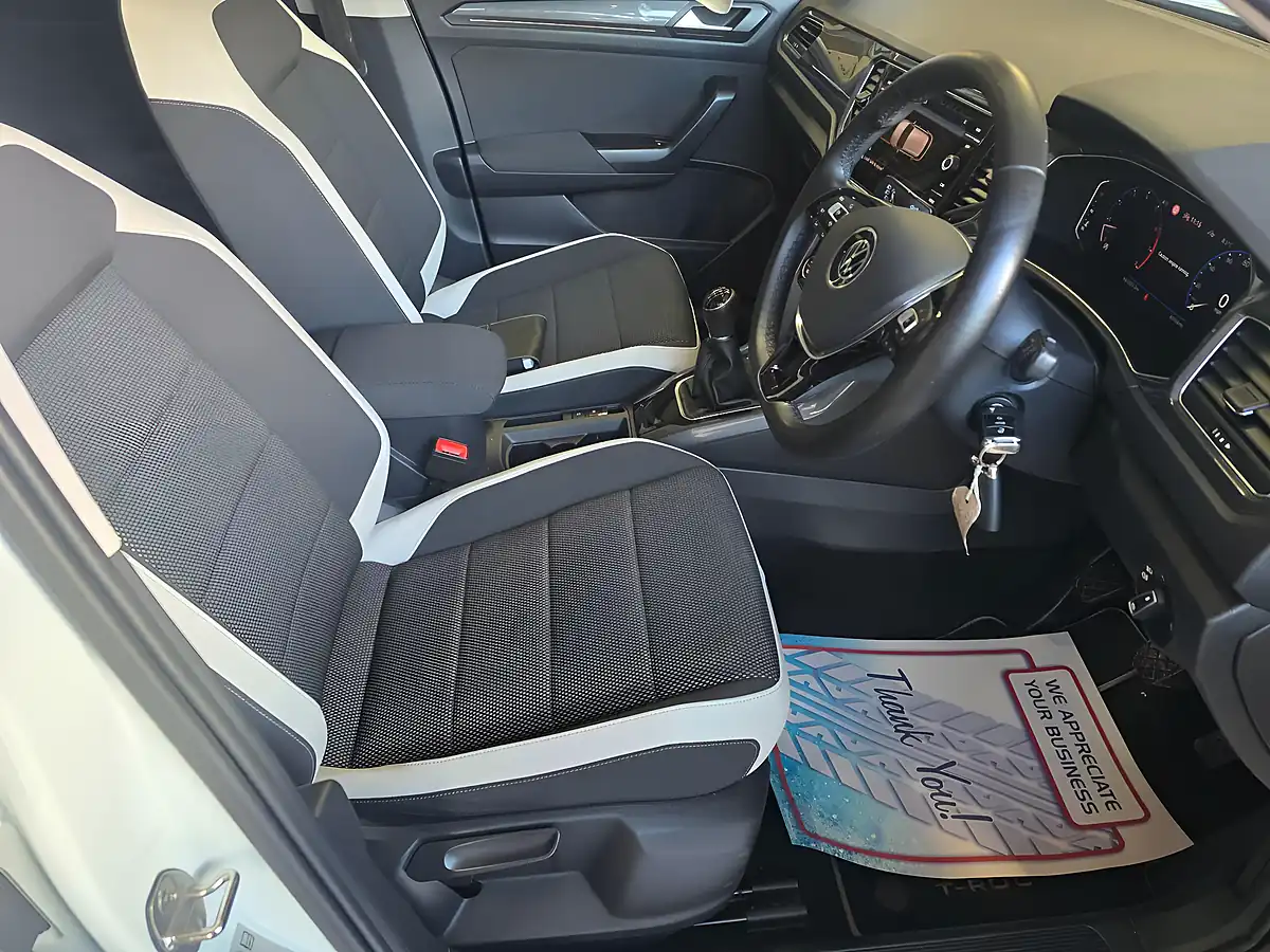 Used 2021 Volkswagen T-Roc Sel White - Interior and Exterior details 12