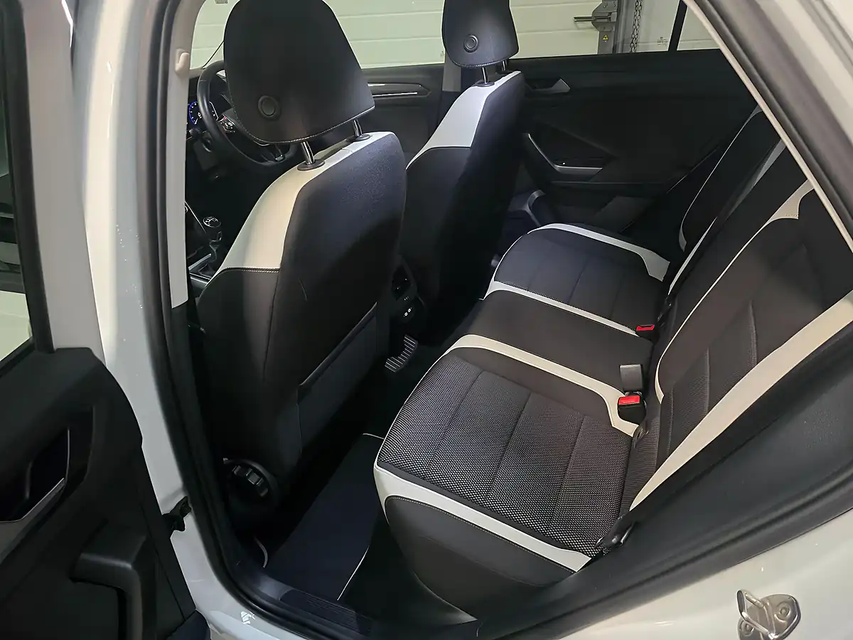 Used 2021 Volkswagen T-Roc Sel White - Interior and Exterior details 15