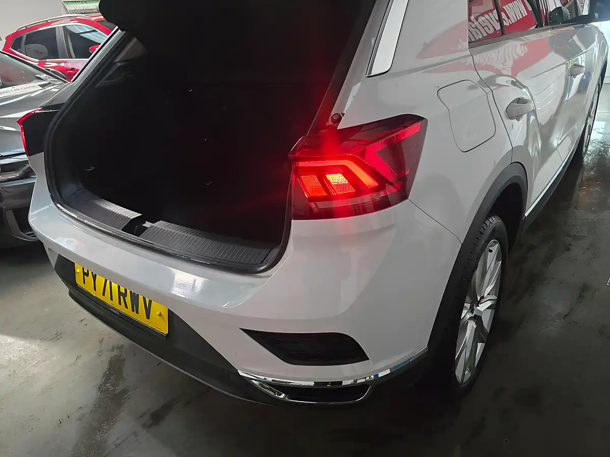 Used 2021 Volkswagen T-Roc Sel White - Interior and Exterior details 8