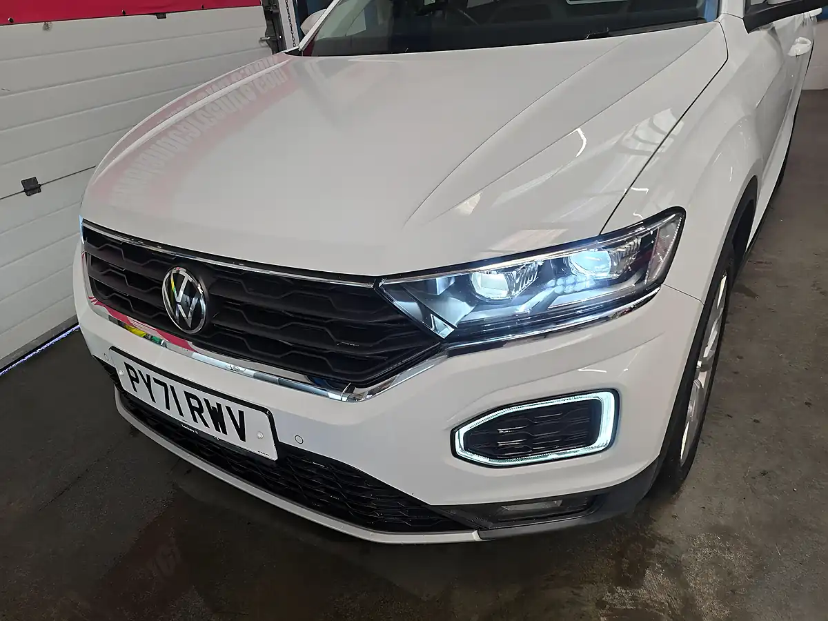 Used 2021 Volkswagen T-Roc Sel White - Interior and Exterior details 9