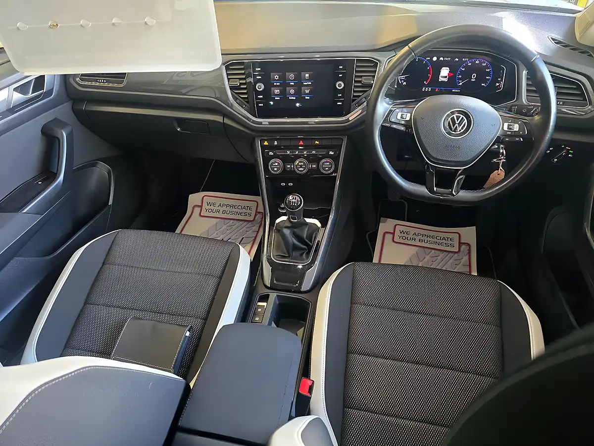 Used 2021 Volkswagen T-Roc Sel White - Interior and Exterior details 10