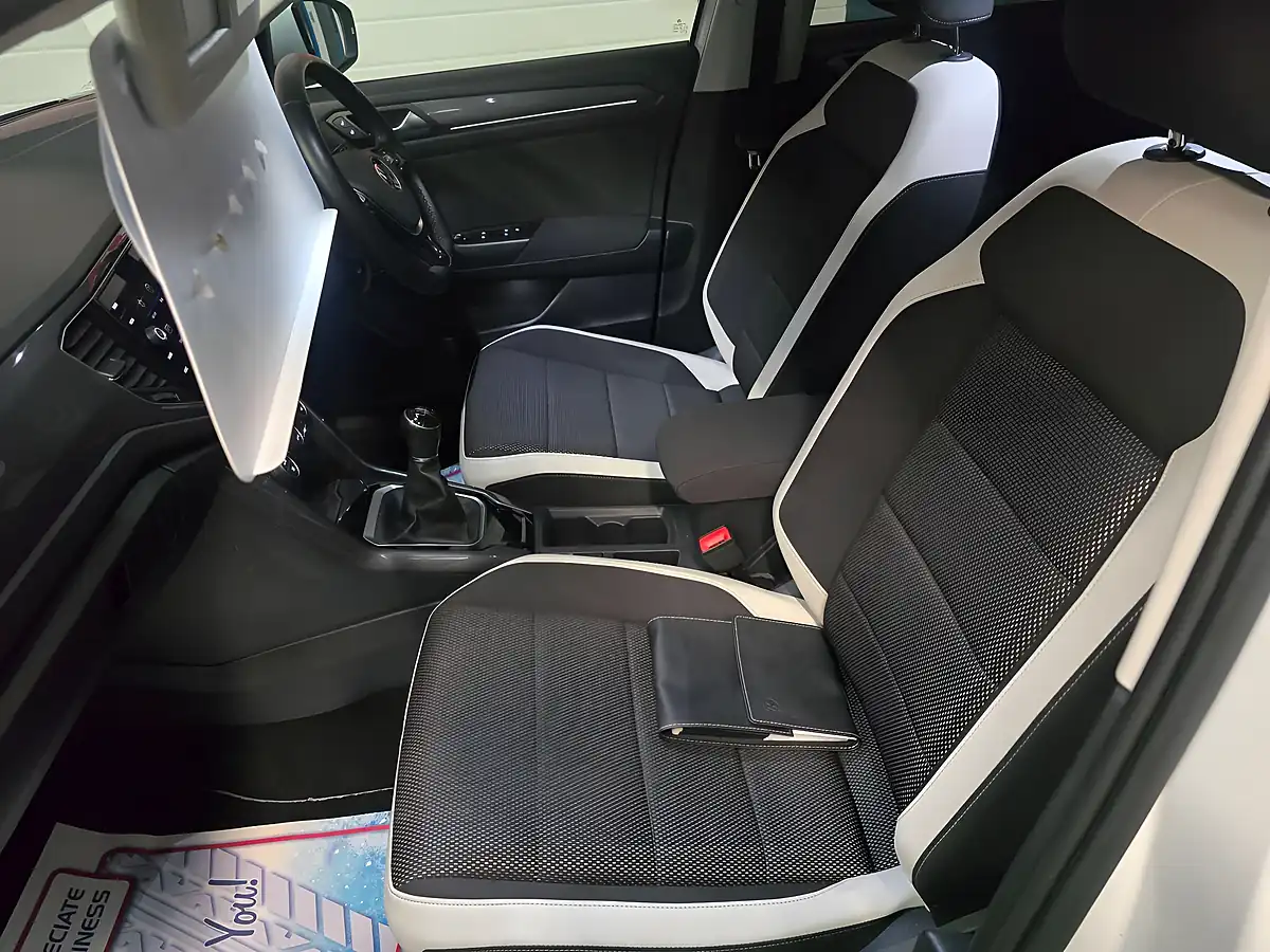 Used 2021 Volkswagen T-Roc Sel White - Interior and Exterior details 14
