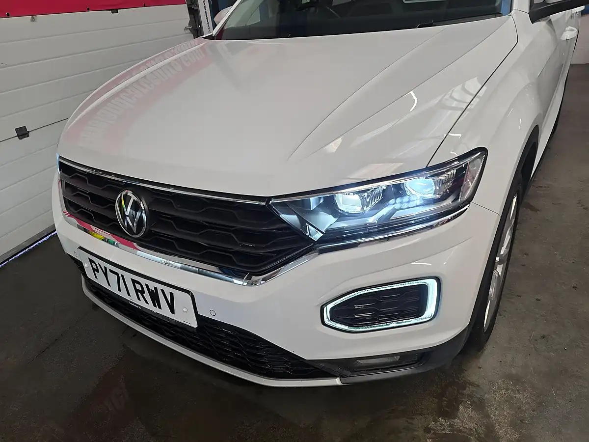 Used 2021 Volkswagen T-Roc Sel White - Interior and Exterior details 9