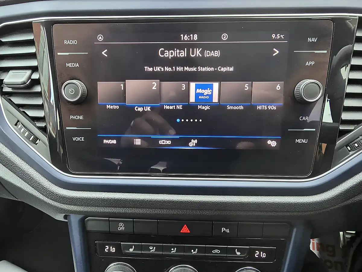 Used 2021 Volkswagen T-Roc United Grey - Interior and Exterior details 13