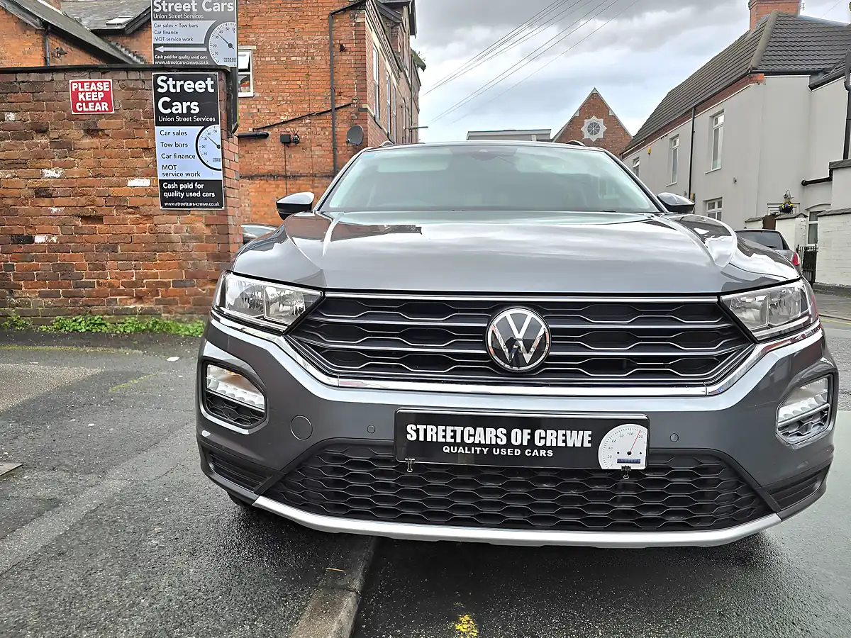 Used 2021 Volkswagen T-Roc United Grey - Interior and Exterior details 7