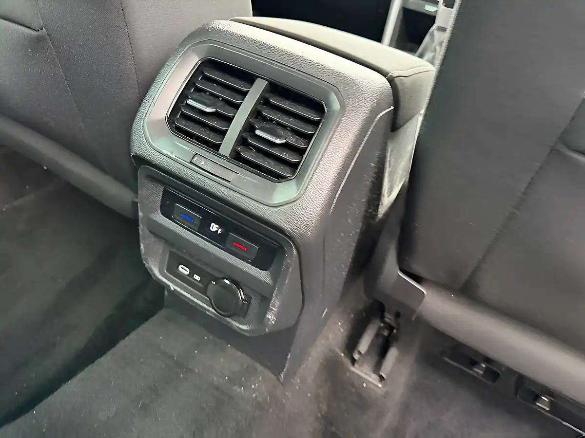 Used 2021 Volkswagen Tiguan Active White - Interior and Exterior details 7