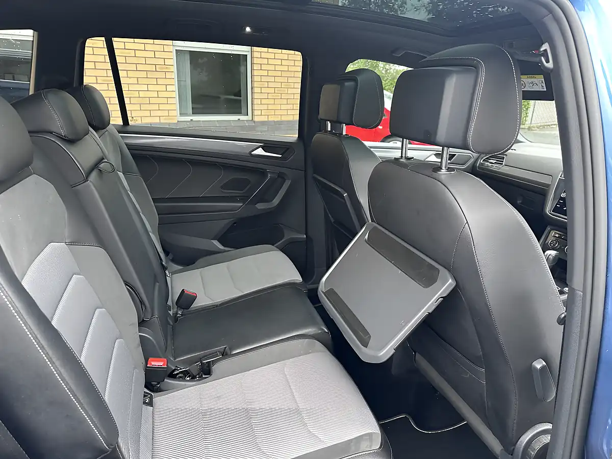 Used 2021 Volkswagen Tiguan Allspace R-Line Tech Blue - Interior and Exterior details 17