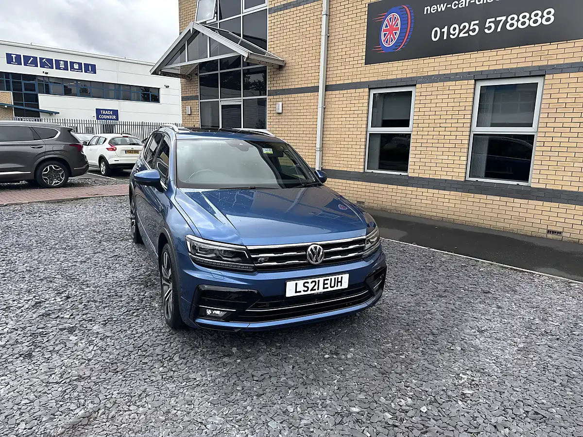 Used 2021 Volkswagen Tiguan Allspace R-Line Tech Blue - Interior and Exterior details 3