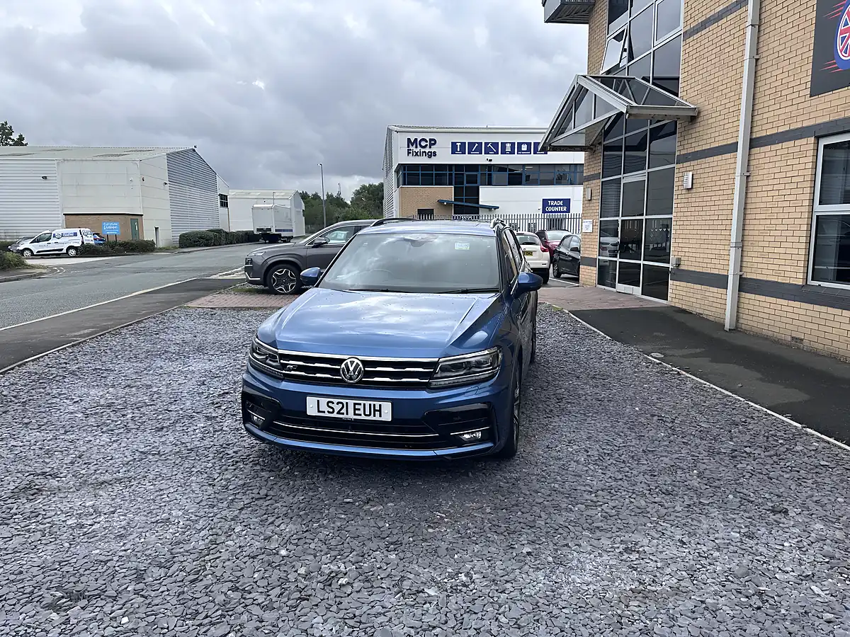 Used 2021 Volkswagen Tiguan Allspace R-Line Tech Blue - Interior and Exterior details 4