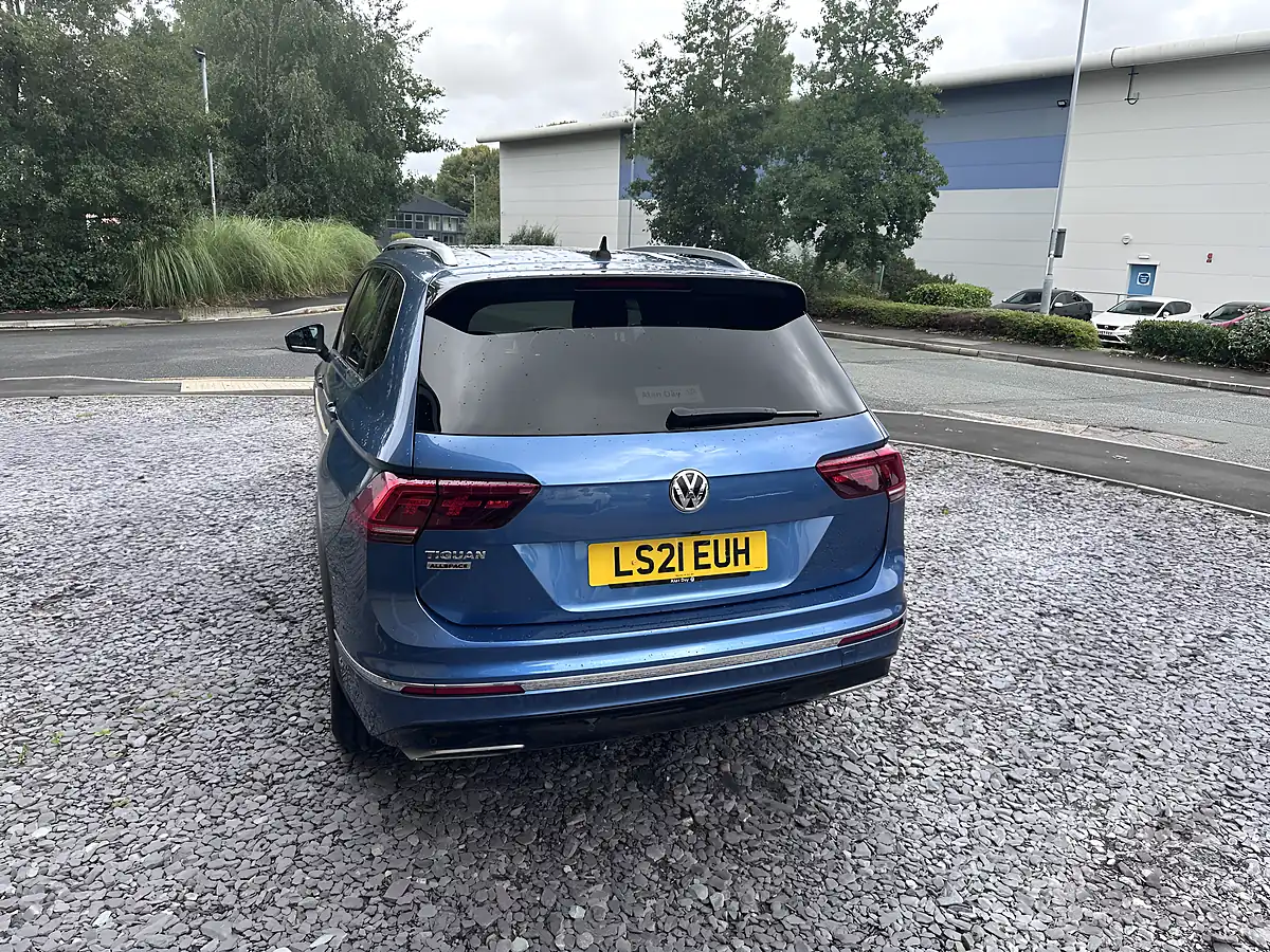 Used 2021 Volkswagen Tiguan Allspace R-Line Tech Blue - Interior and Exterior details 7