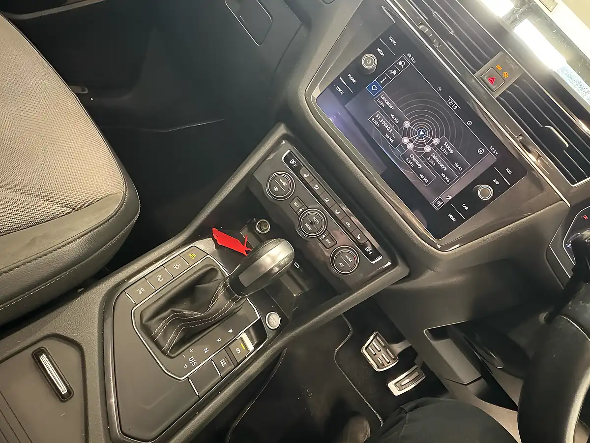 Used 2021 Volkswagen Tiguan Allspace R-Line Tech White - Interior and Exterior details 13