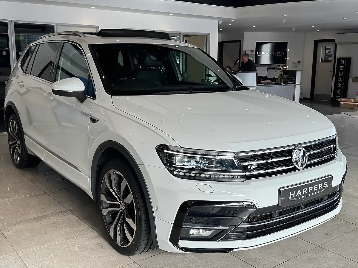 Used 2021 Volkswagen Tiguan Allspace R-Line Tech White - Interior and Exterior details 14