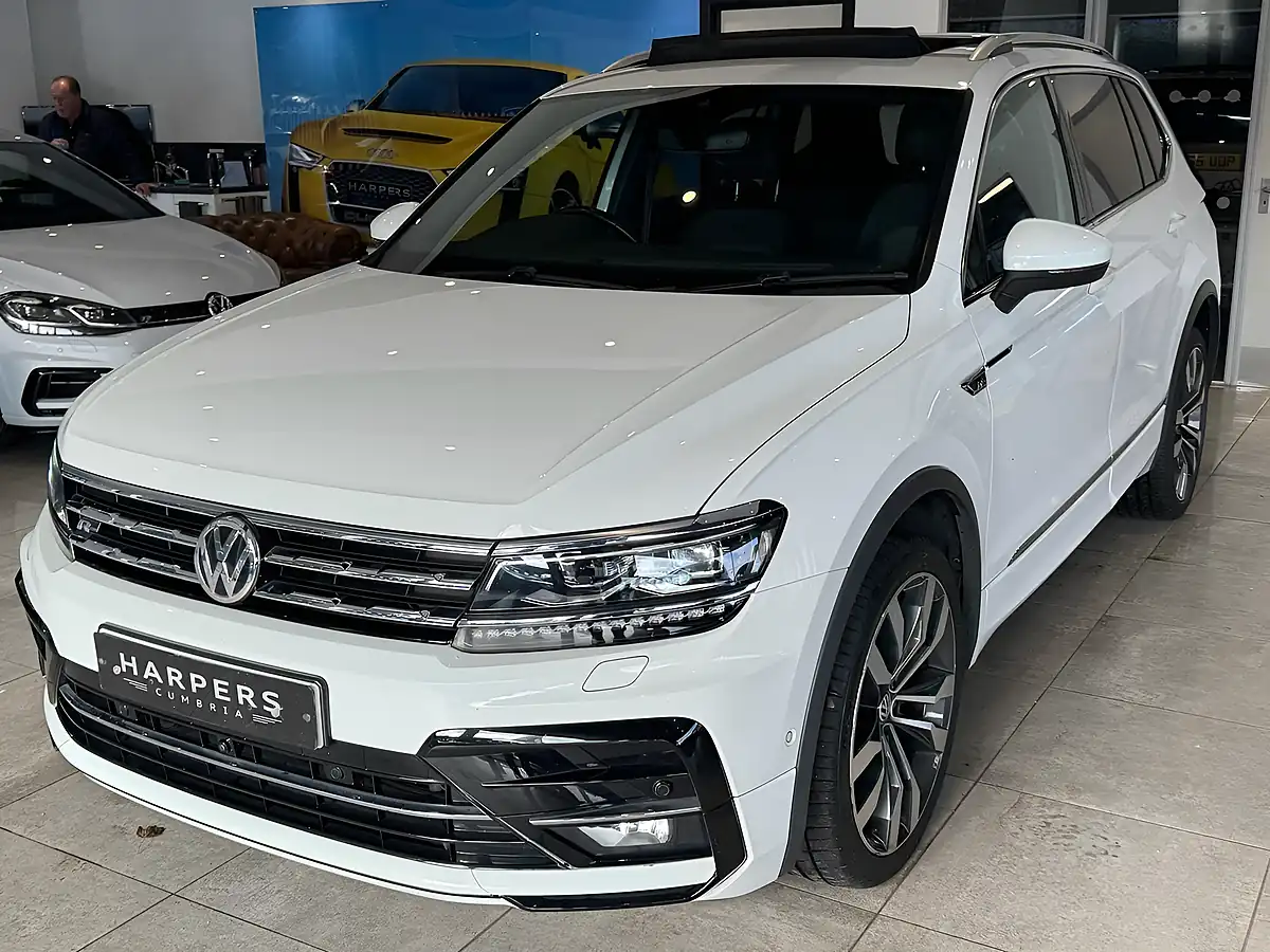 Used 2021 Volkswagen Tiguan Allspace R-Line Tech White - Interior and Exterior details 16