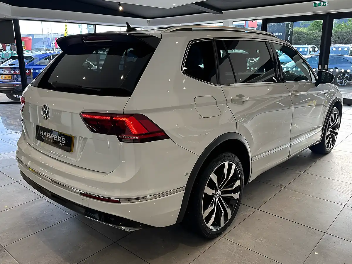 Used 2021 Volkswagen Tiguan Allspace R-Line Tech White - Interior and Exterior details 19
