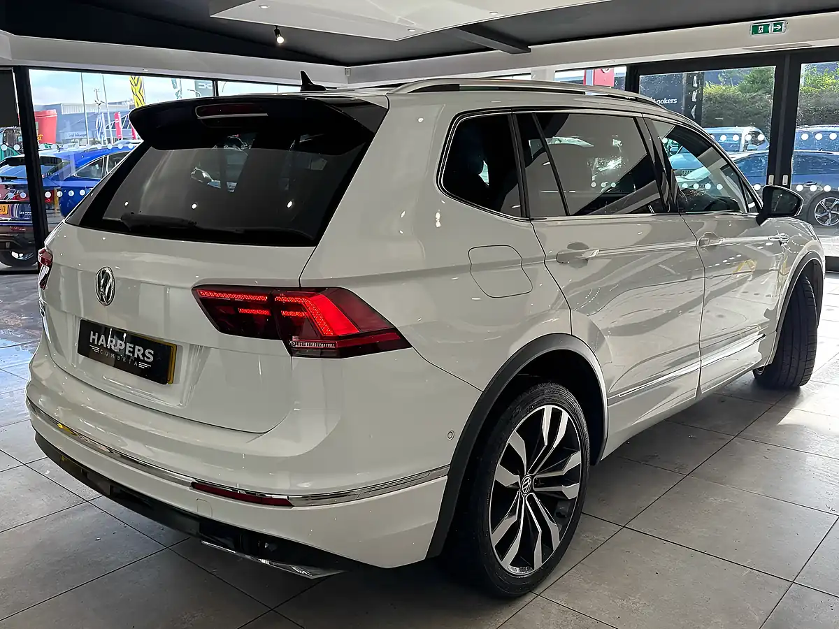 Used 2021 Volkswagen Tiguan Allspace R-Line Tech White - Interior and Exterior details 2