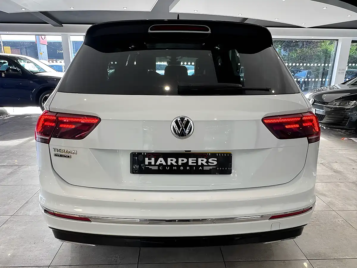 Used 2021 Volkswagen Tiguan Allspace R-Line Tech White - Interior and Exterior details 5