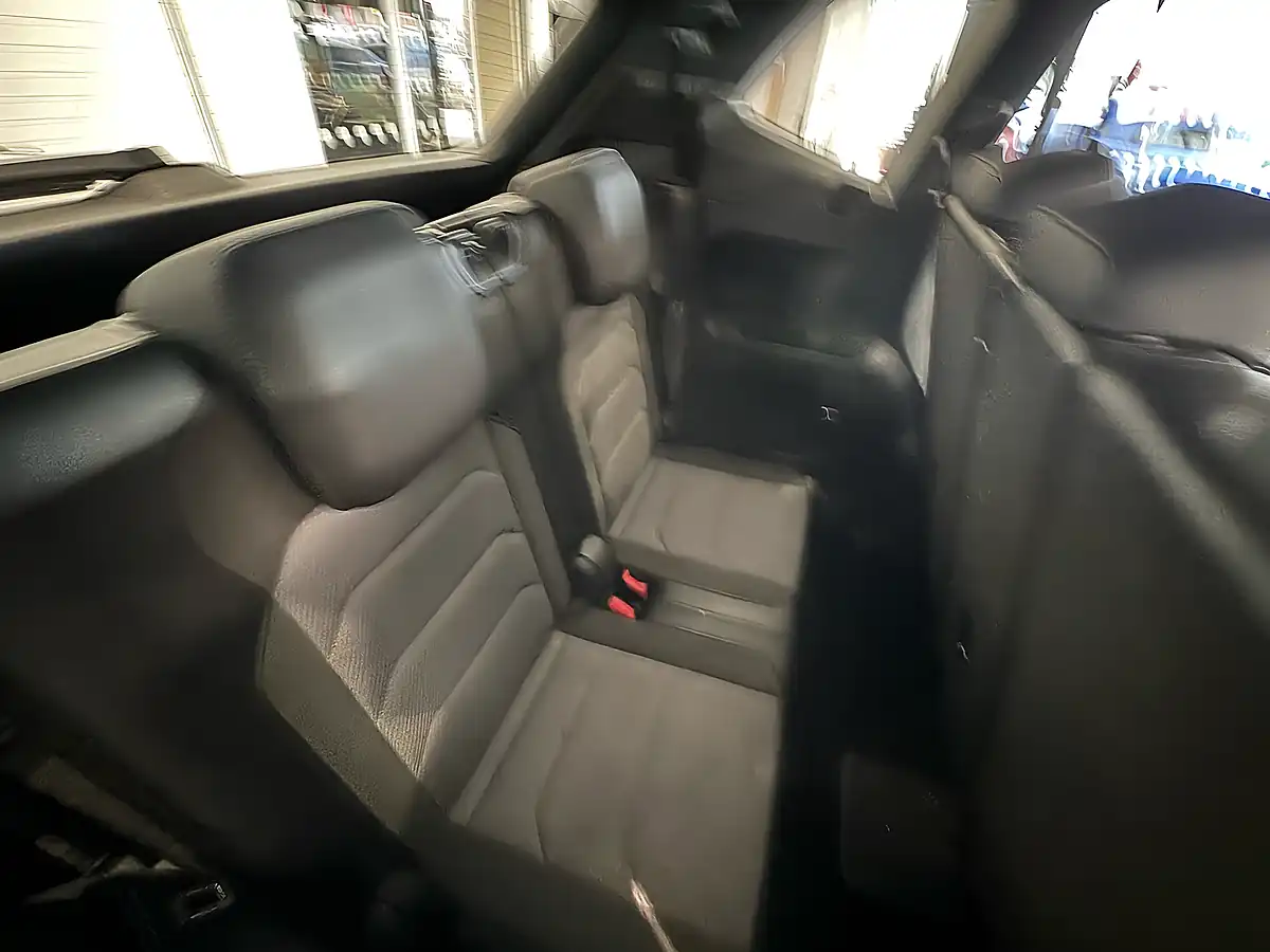 Used 2021 Volkswagen Tiguan Allspace R-Line Tech White - Interior and Exterior details 8