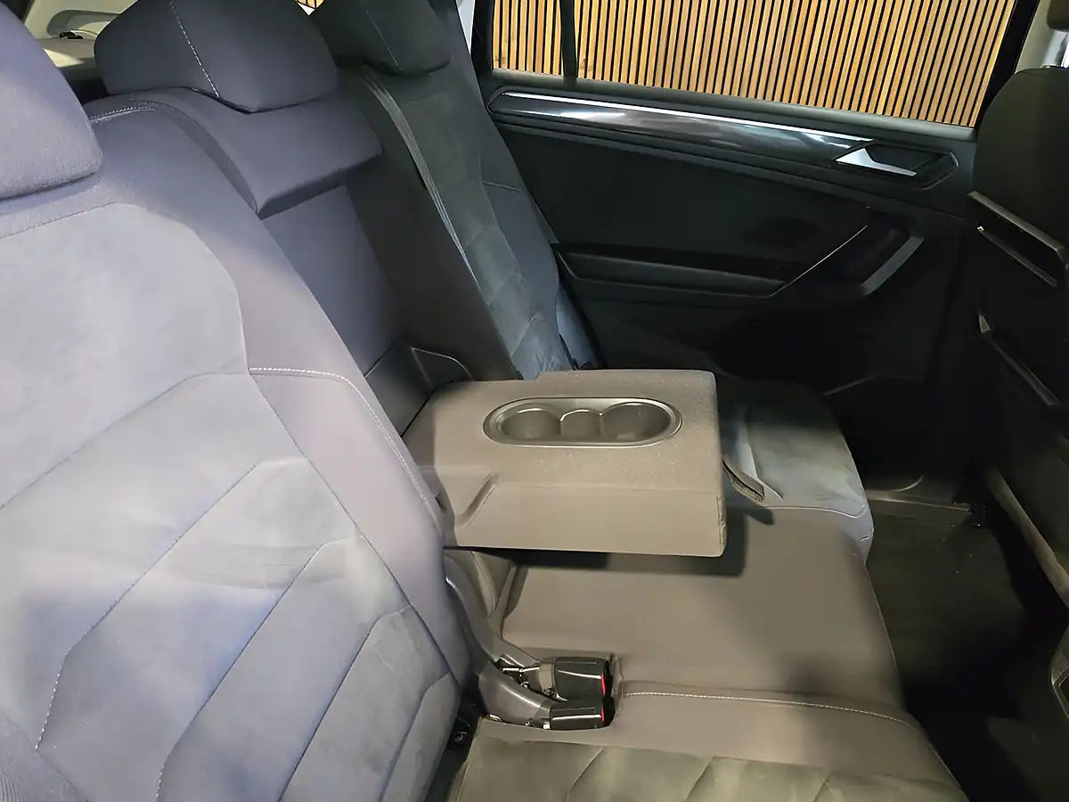 Used 2021 Volkswagen Tiguan Allspace Sel Black - Interior and Exterior details 15