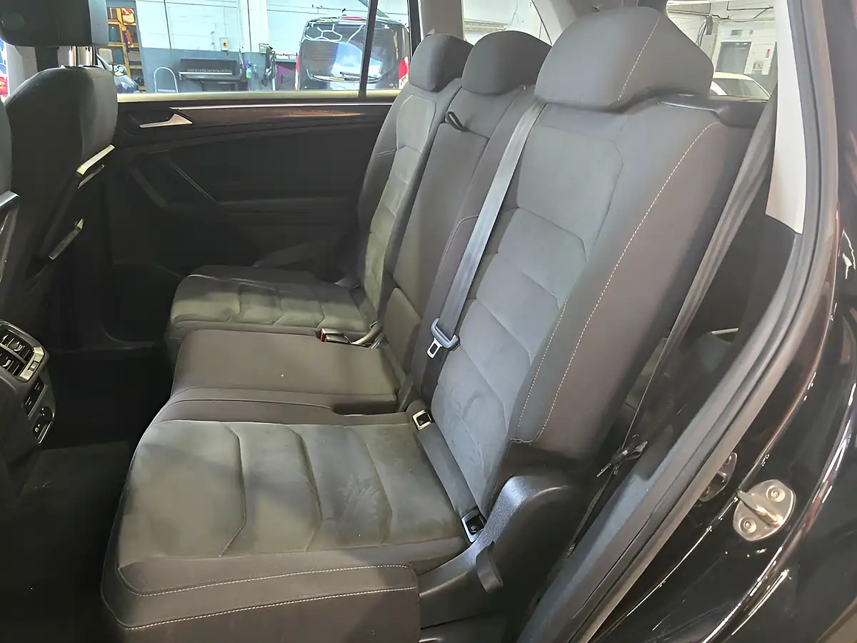 Used 2021 Volkswagen Tiguan Allspace Sel Black - Interior and Exterior details 17