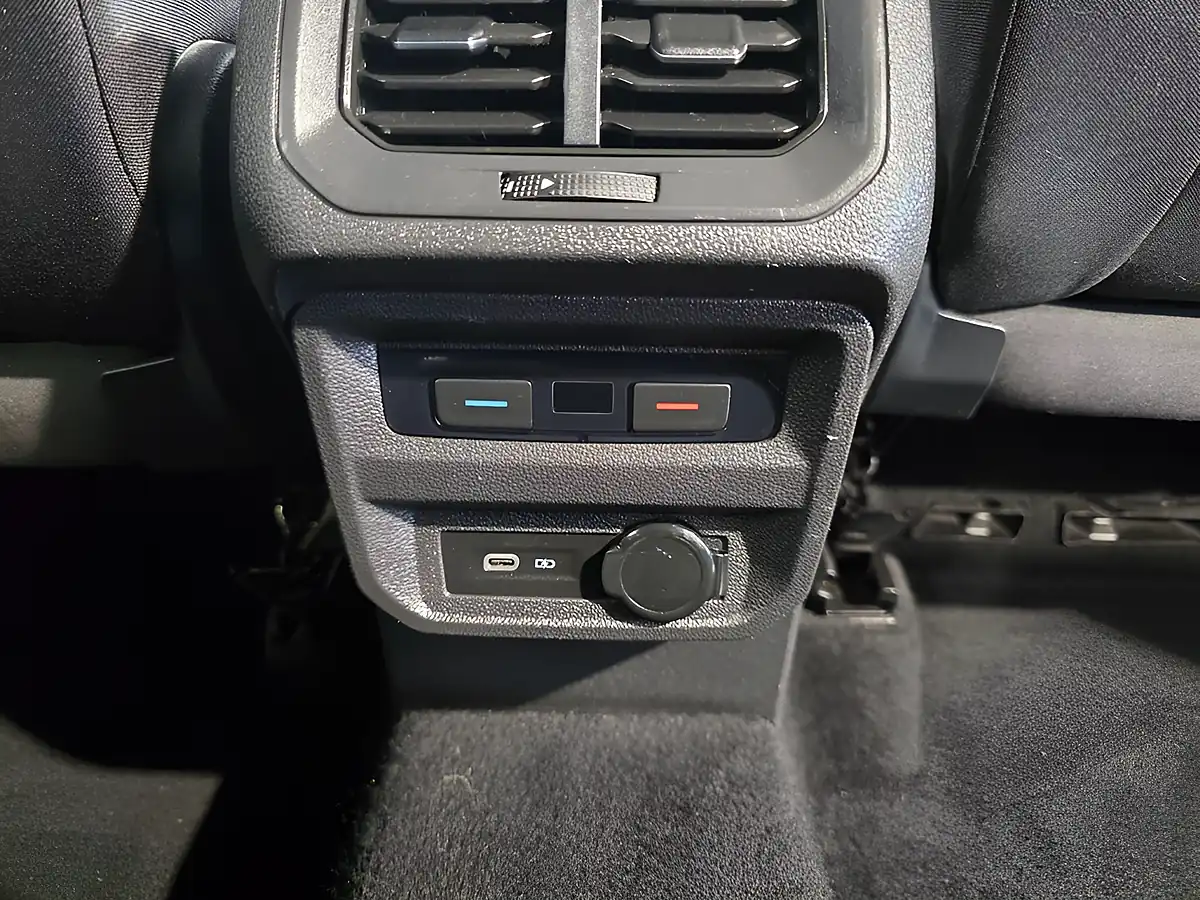 Used 2021 Volkswagen Tiguan Allspace Sel Black - Interior and Exterior details 20