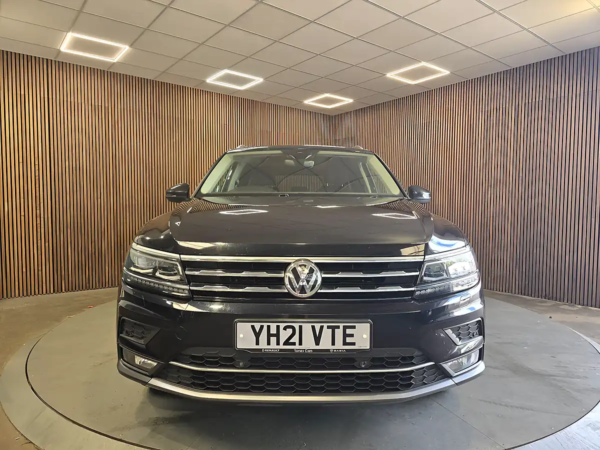 Used 2021 Volkswagen Tiguan Allspace Sel Black - Interior and Exterior details 3