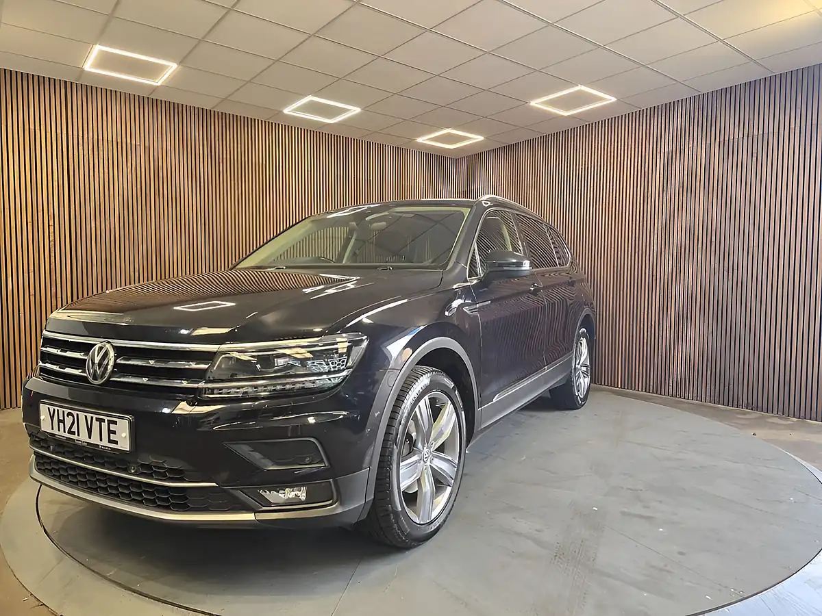 Used 2021 Volkswagen Tiguan Allspace Sel Black - Interior and Exterior details 4