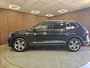 Used 2021 Volkswagen Tiguan Allspace Sel Black - Interior and Exterior details 6