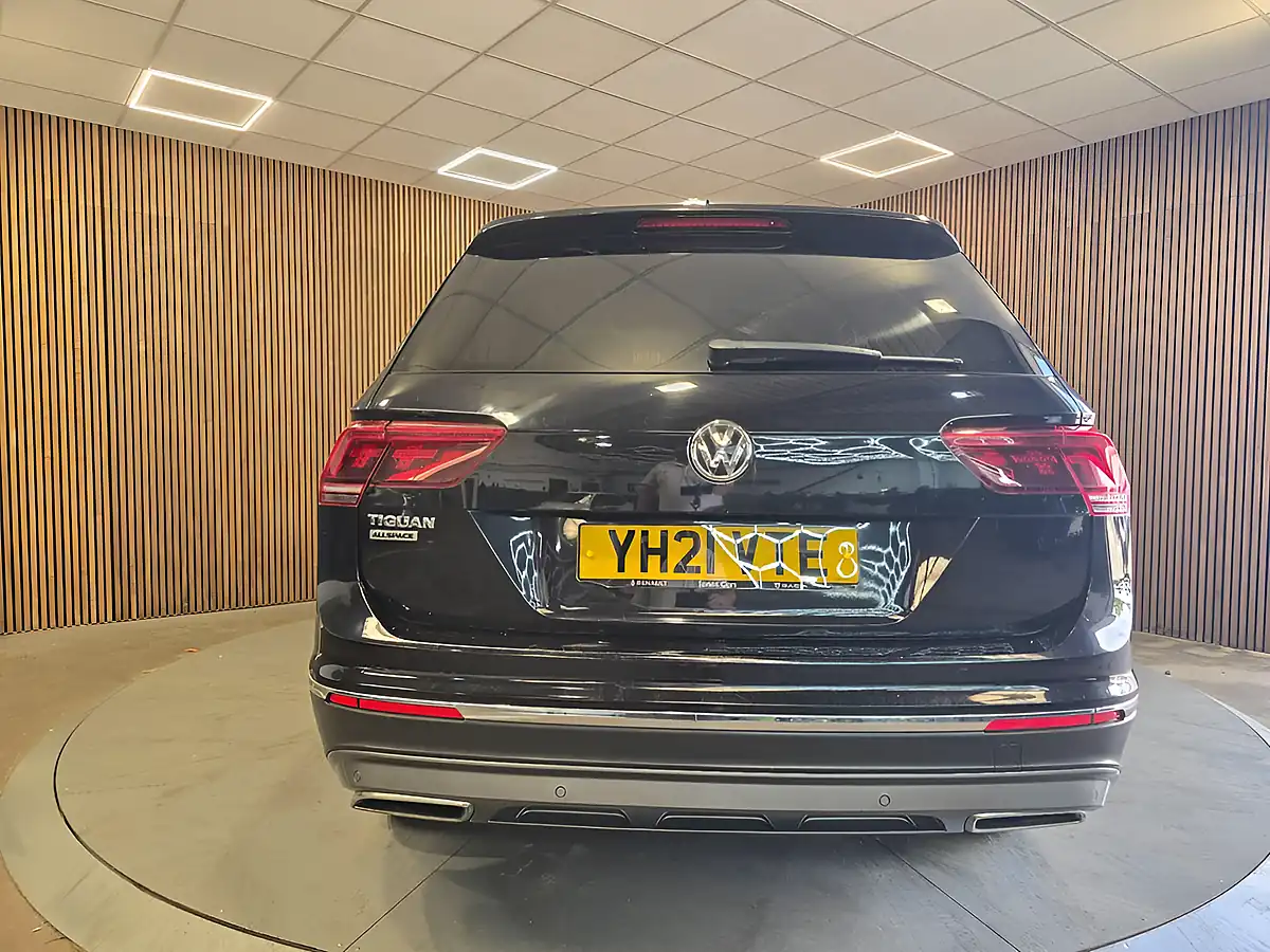 Used 2021 Volkswagen Tiguan Allspace Sel Black - Interior and Exterior details 7