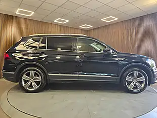 Used 2021 Volkswagen Tiguan Allspace Sel Black - Interior and Exterior details 8
