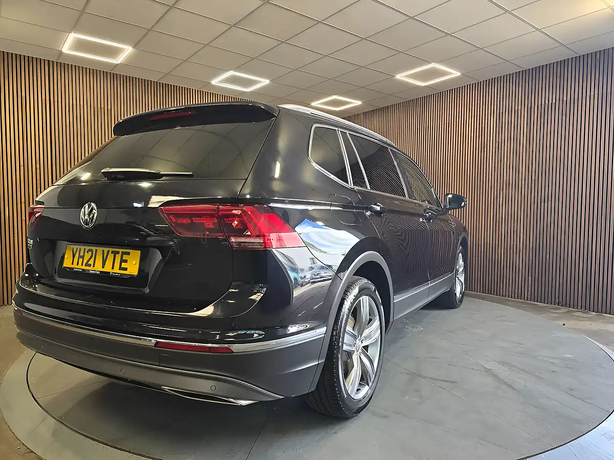 Used 2021 Volkswagen Tiguan Allspace Sel Black - Interior and Exterior details 9
