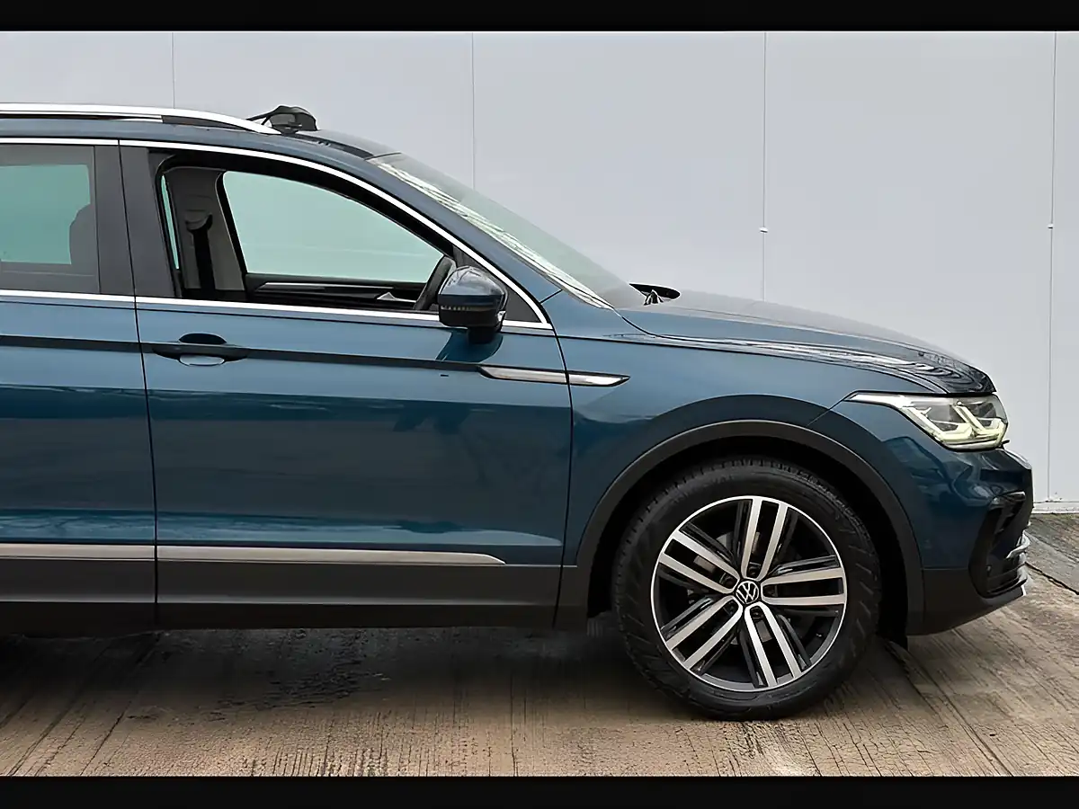 Used 2021 Volkswagen Tiguan Elegance Nightshade Blue - Interior and Exterior details 12